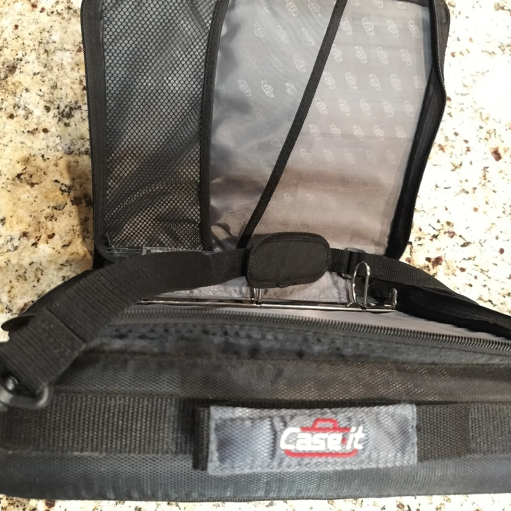 Case-it Z-Binder, 2in1, 1.5-Inch D-Ring Zipper, Grey, Black. Like New!